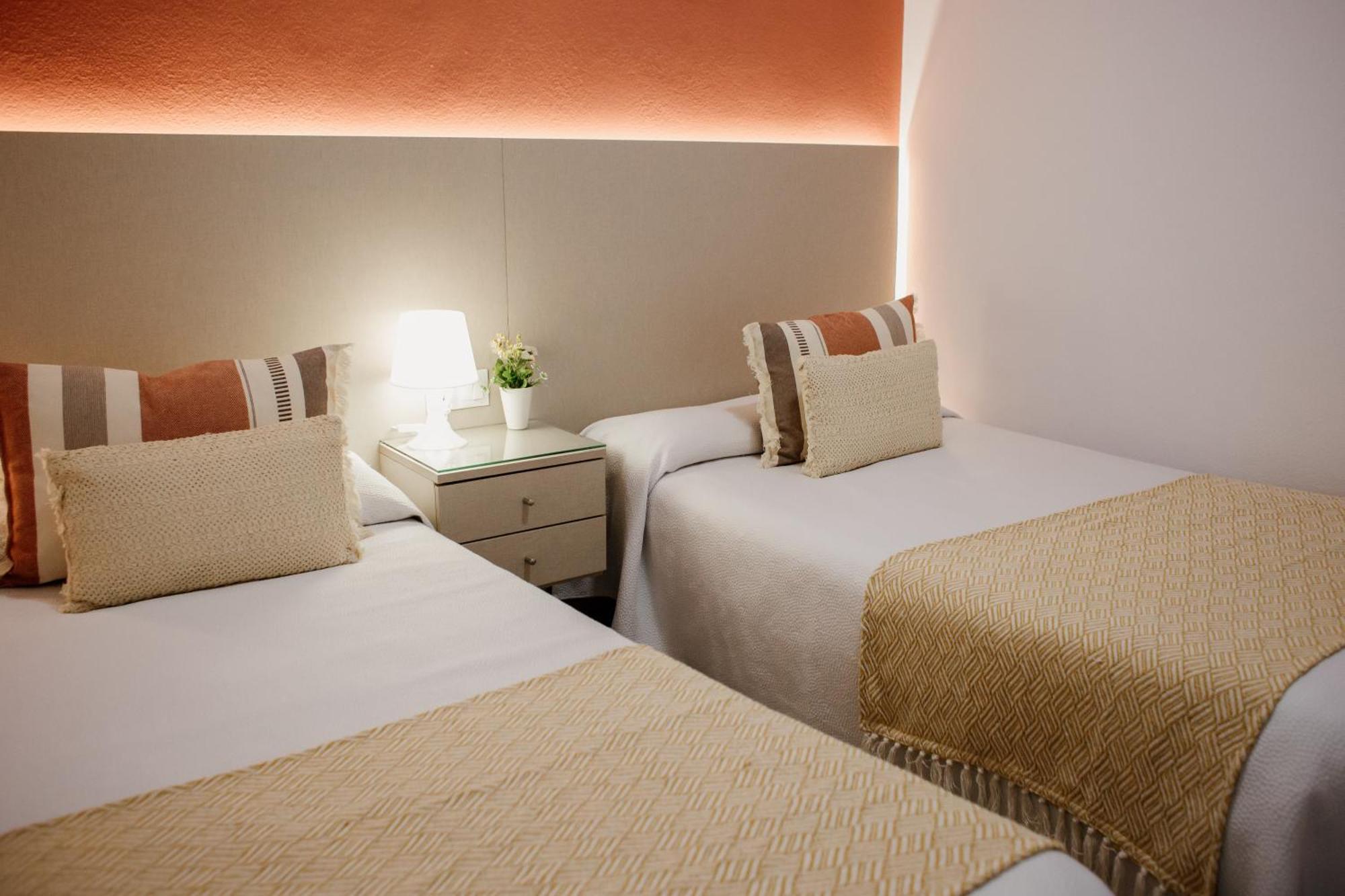 Apartamentos Turisticos Mastil 16 Málaga Dış mekan fotoğraf